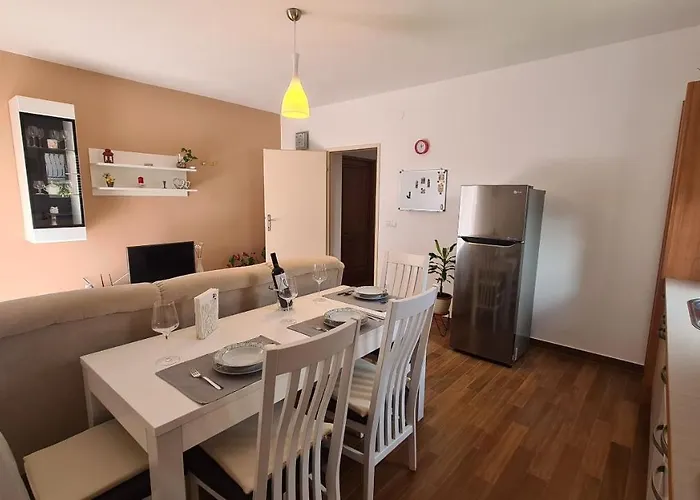 Antonia *